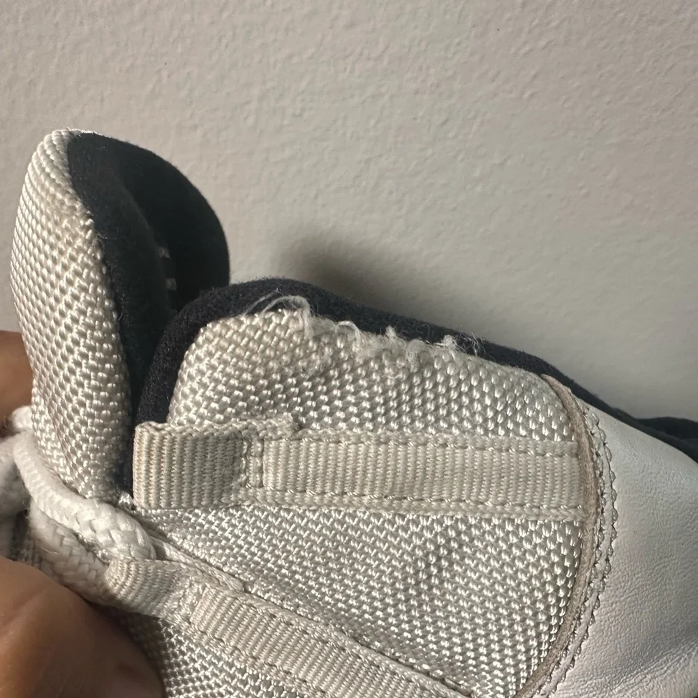 Jordan 11 Retro GS Concord. Size 7Y. Limited edition from 2018.